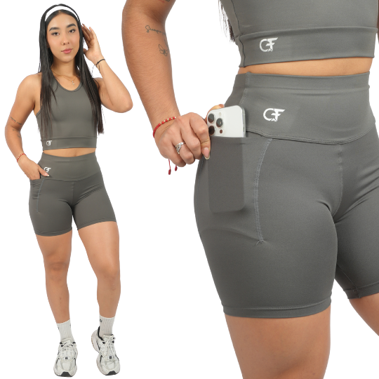 short deportivo con bolsillo lateral