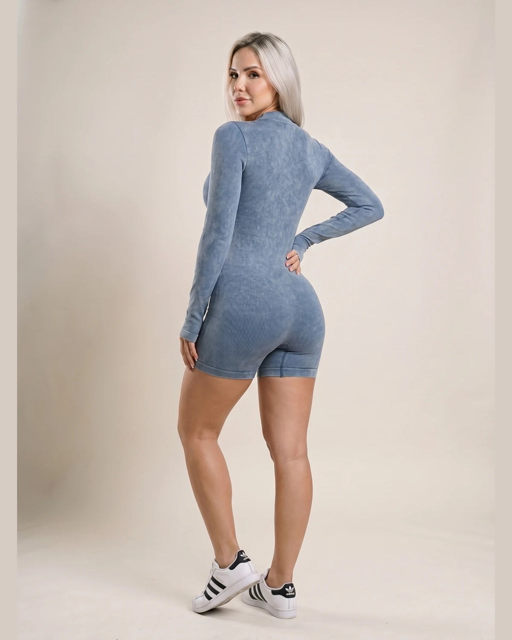 P1 azul_washed 18_back_over_shoulder