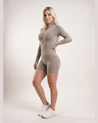 P1 beige_taupe 20_3q_right_front