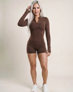 P1 marron_chocolate 09_hand_to_hair