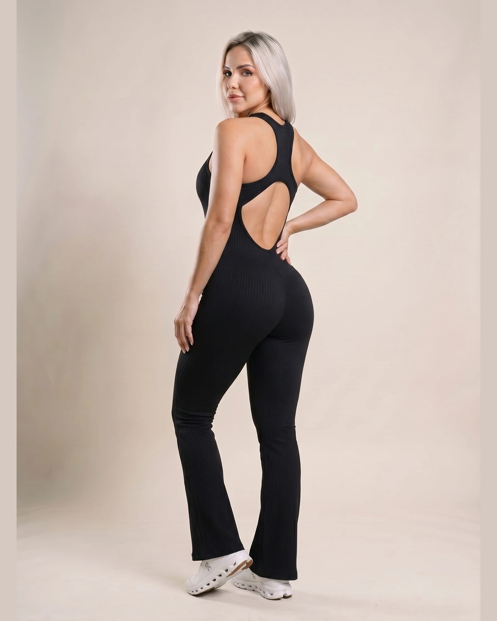 P2 negro 18_back_over_shoulder