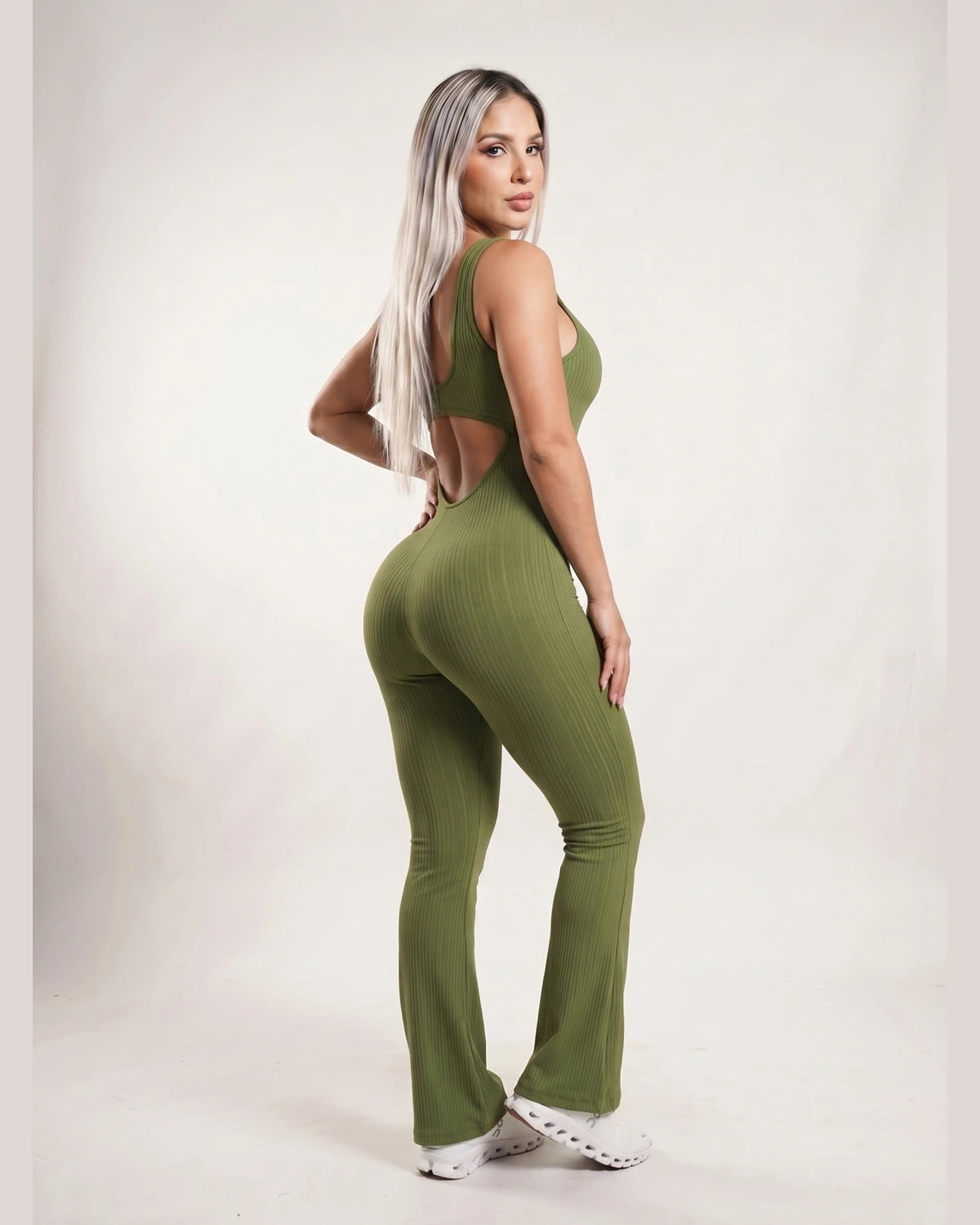 P2 verde_oliva 10_back_3q